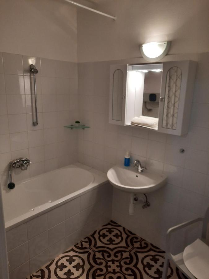 Eszterlanc Apartman Еґер Екстер'єр фото